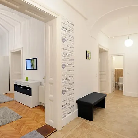 Varkapitany Apartman Eger Exterior photo